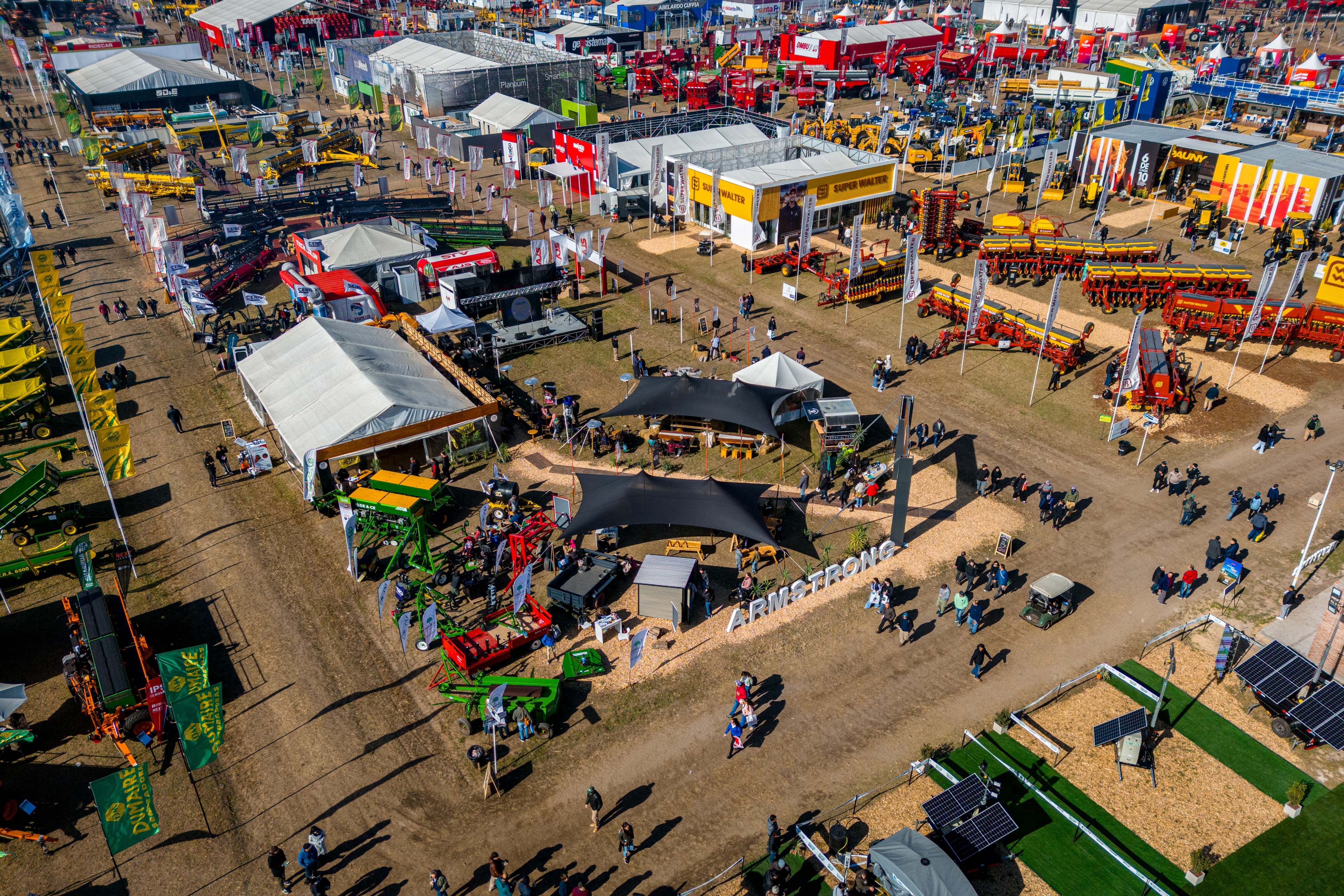 Carpa institucional en Agro Activa 2026